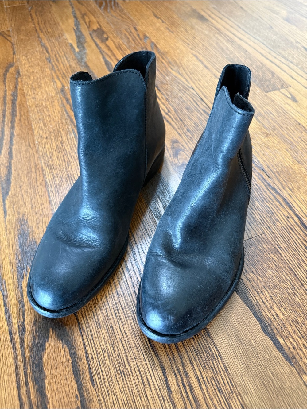 B41 Born Black Leather Women's 9 Ankle Chelsea Booties